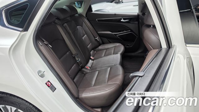 Kia K7 2018 — photo 18