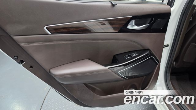 Kia K7 2018 — photo 15
