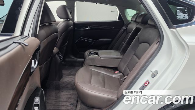 Kia K7 2018 — photo 16