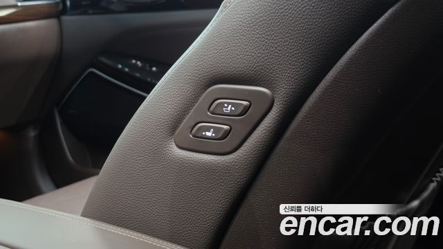 Kia K7 2018 — photo 29