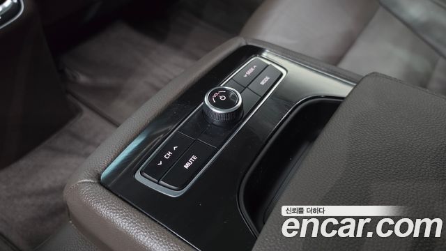 Kia K7 2018 — photo 30