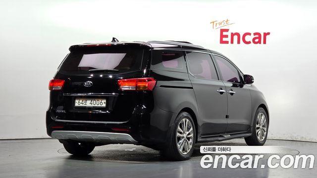 Kia Canival 2018 — photo 2