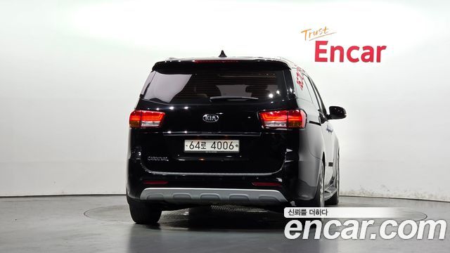 Kia Canival 2018 — photo 4