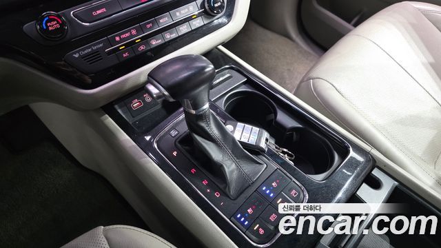 Kia Canival 2018 — photo 12