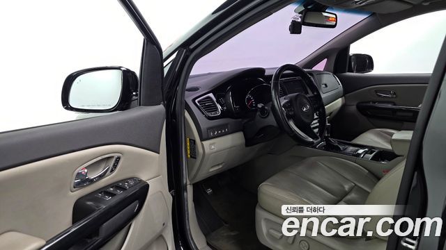 Kia Canival 2018 — photo 13