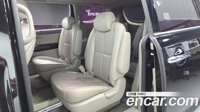 Kia Canival 2018 — photo 18