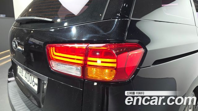 Kia Canival 2018 — photo 9