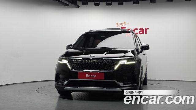 Kia Canival 2021 — photo 3