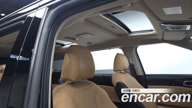 Kia Canival 2021 — photo 16