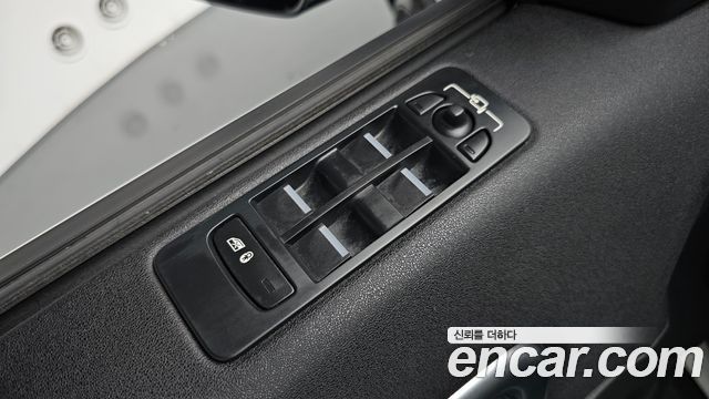 Land Rover Discovery Sport 2018 — photo 24