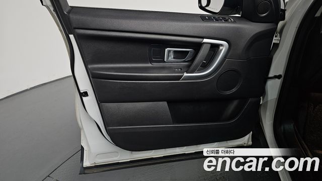 Land Rover Discovery Sport 2018 — photo 14