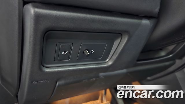 Land Rover Discovery Sport 2018 — photo 28