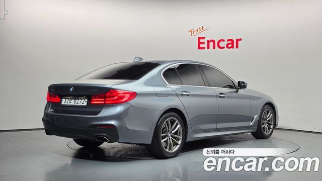 BMW 5-Series 2018 — photo 2