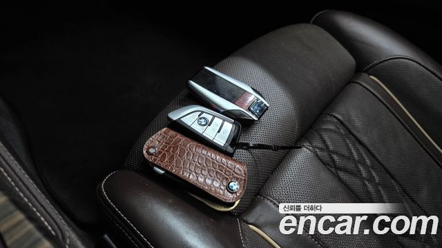 BMW 5-Series 2018 — photo 22