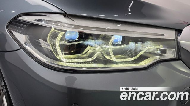BMW 5-Series 2018 — photo 8