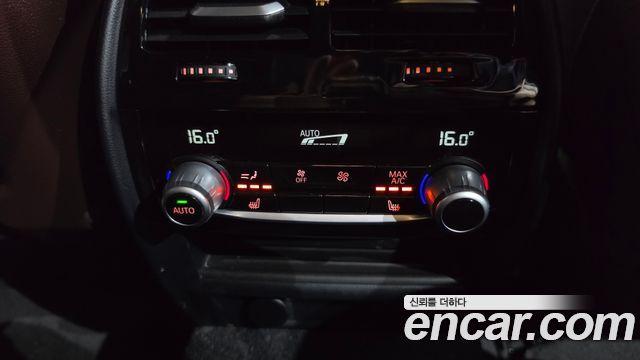 BMW 5-Series 2018 — photo 33