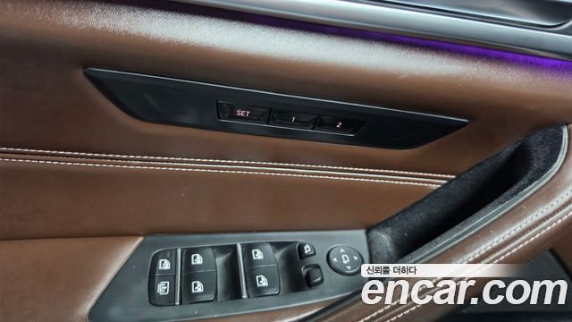 BMW 5-Series 2018 — photo 35
