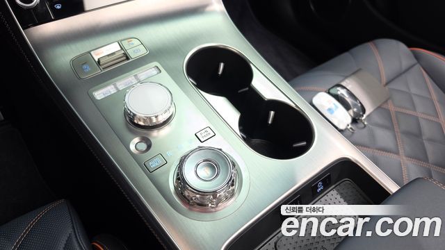 Genesis GV70 2025 — photo 12