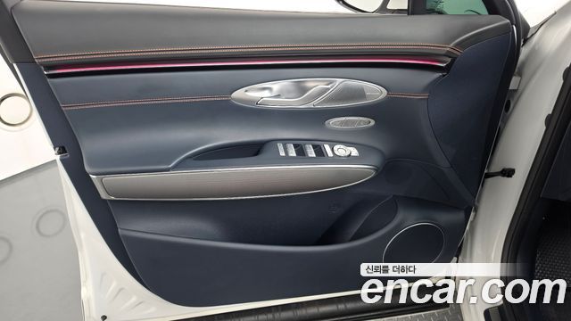 Genesis GV70 2025 — photo 14