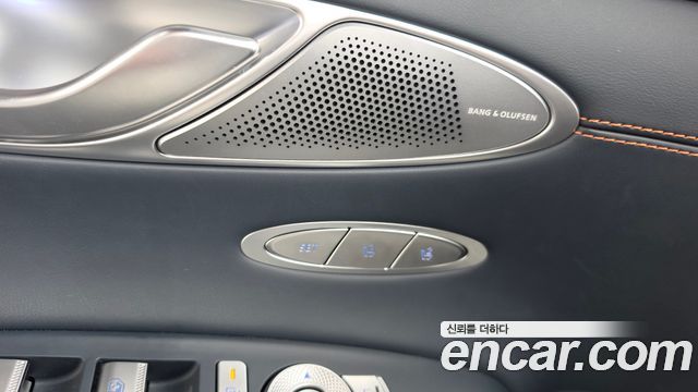 Genesis GV70 2025 — photo 30
