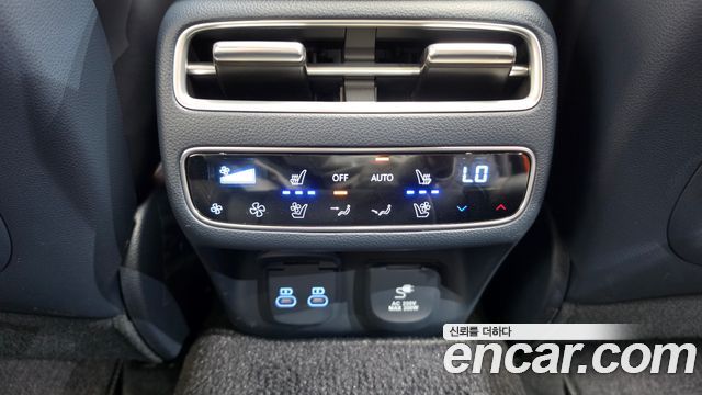 Genesis GV70 2025 — photo 36