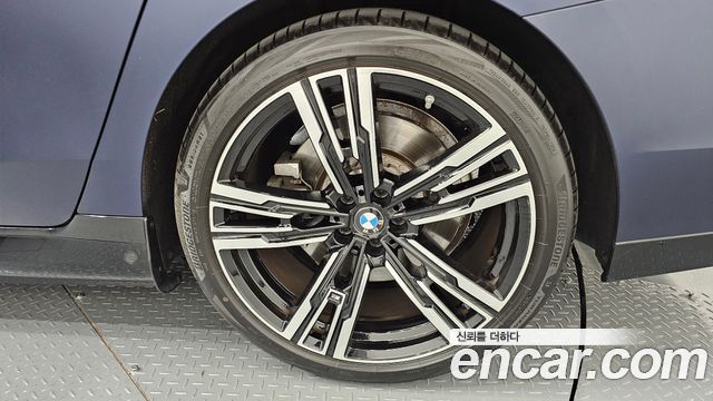 BMW 7-Series 2024 — photo 7