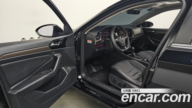 Volkswagen Jetta 2021 — photo 13