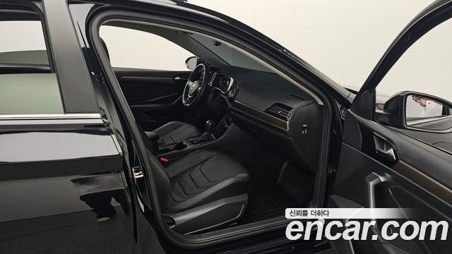 Volkswagen Jetta 2021 — photo 17