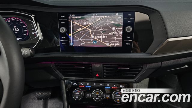 Volkswagen Jetta 2021 — photo 20