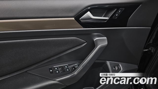 Volkswagen Jetta 2021 — photo 24