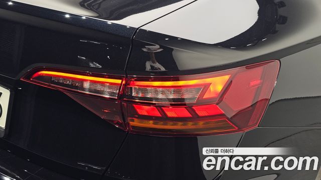 Volkswagen Jetta 2021 — photo 9