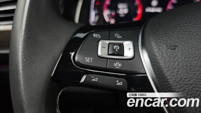Volkswagen Jetta 2021 — photo 32