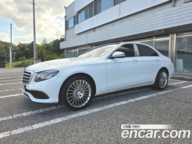 Mercedes-Benz E-Class 2017 — photo 1