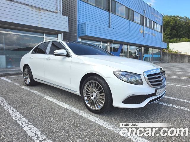 Mercedes-Benz E-Class 2017 — photo 3