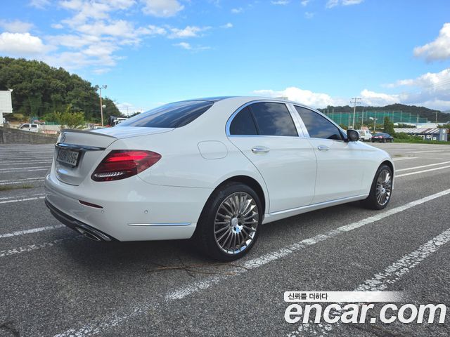Mercedes-Benz E-Class 2017 — photo 5