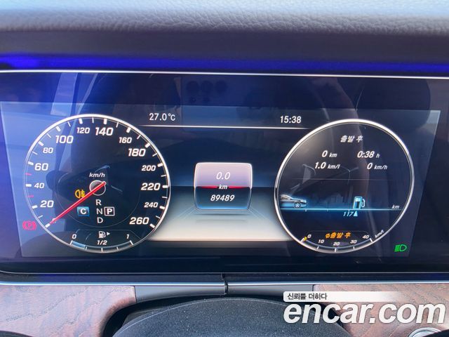 Mercedes-Benz E-Class 2017 — photo 17