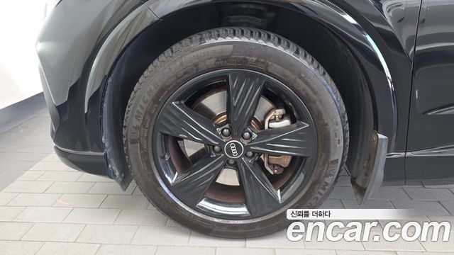 Audi Q4 e-tron 2022 — photo 5