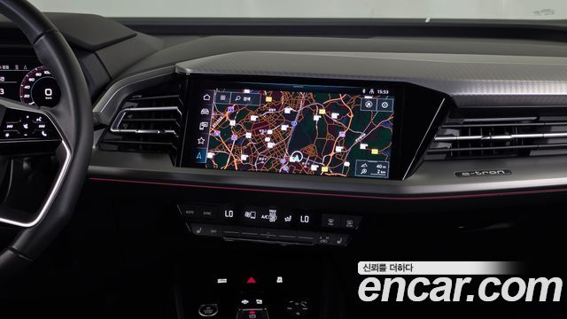 Audi Q4 e-tron 2022 — photo 20