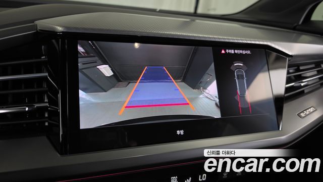 Audi Q4 e-tron 2022 — photo 21