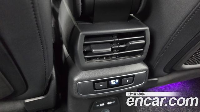 Audi Q4 e-tron 2022 — photo 25