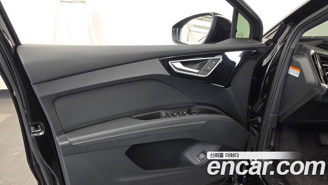 Audi Q4 e-tron 2022 — photo 14