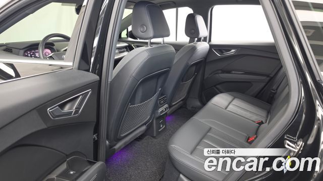 Audi Q4 e-tron 2022 — photo 16
