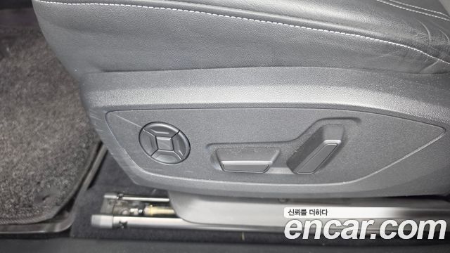 Audi Q4 e-tron 2022 — photo 32