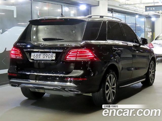 Mercedes-Benz GLE-Class 2016 — photo 4