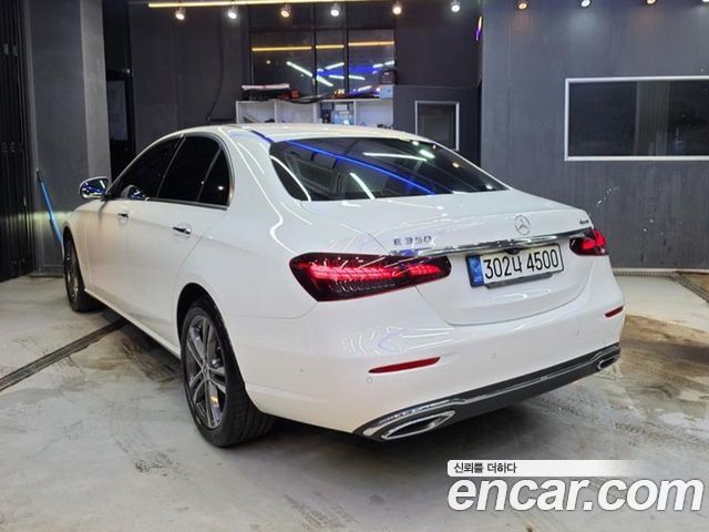 Mercedes-Benz E-Class 2022 — photo 6