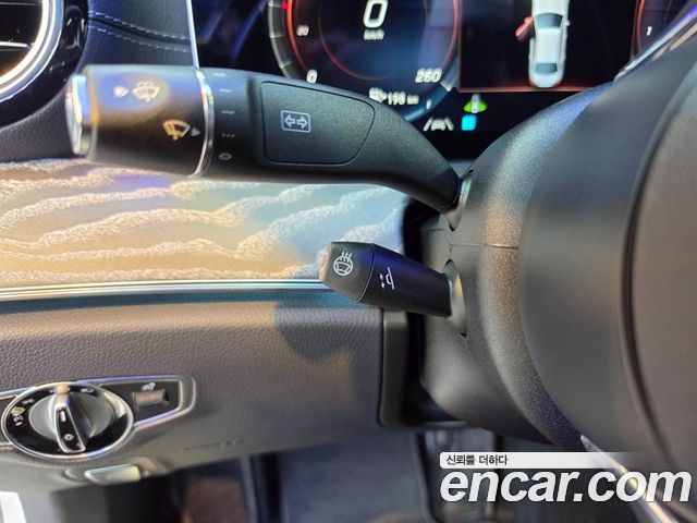 Mercedes-Benz E-Class 2022 — photo 16