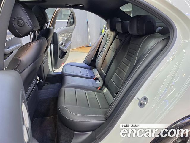 Mercedes-Benz E-Class 2022 — photo 19