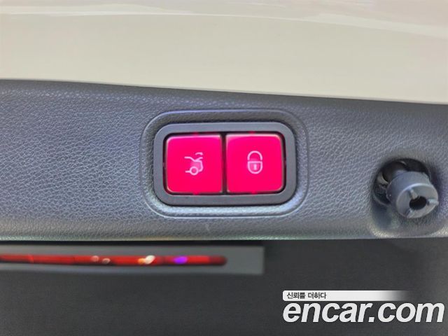 Mercedes-Benz E-Class 2022 — photo 20