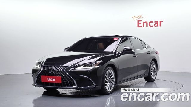 Lexus ES 2023 — photo 1