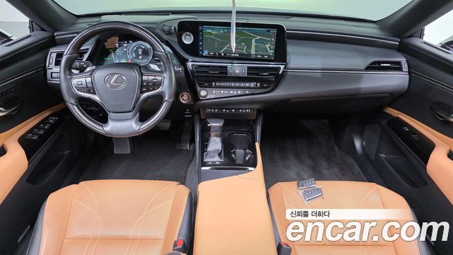 Lexus ES 2023 — photo 10